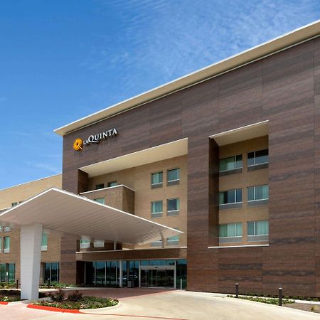 La Quinta Inn & Suites By Wyndham Round Rock Near Kalahari Экстерьер фото