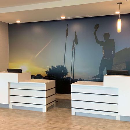 La Quinta Inn & Suites By Wyndham Round Rock Near Kalahari Экстерьер фото