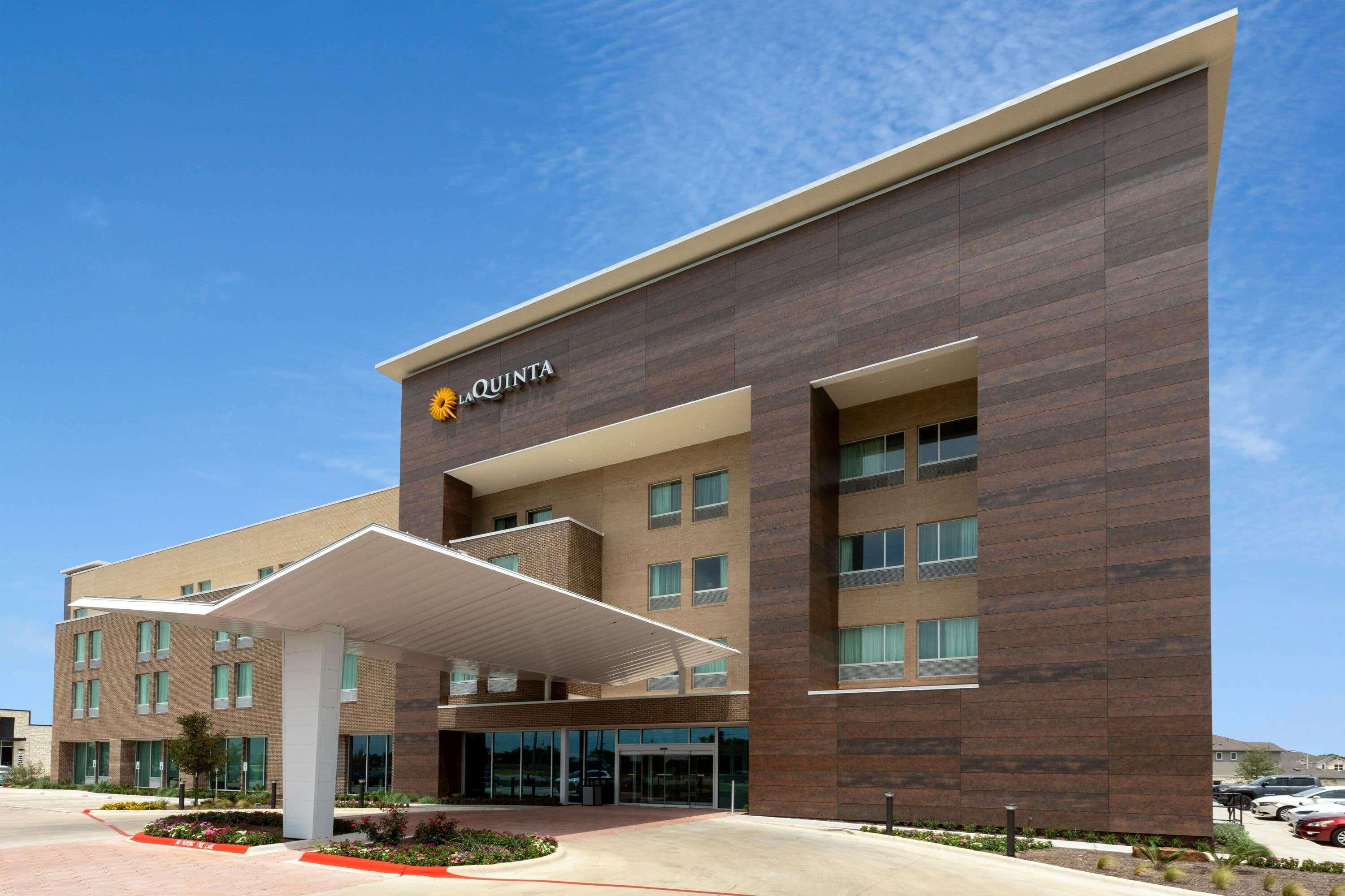 La Quinta Inn & Suites By Wyndham Round Rock Near Kalahari Экстерьер фото