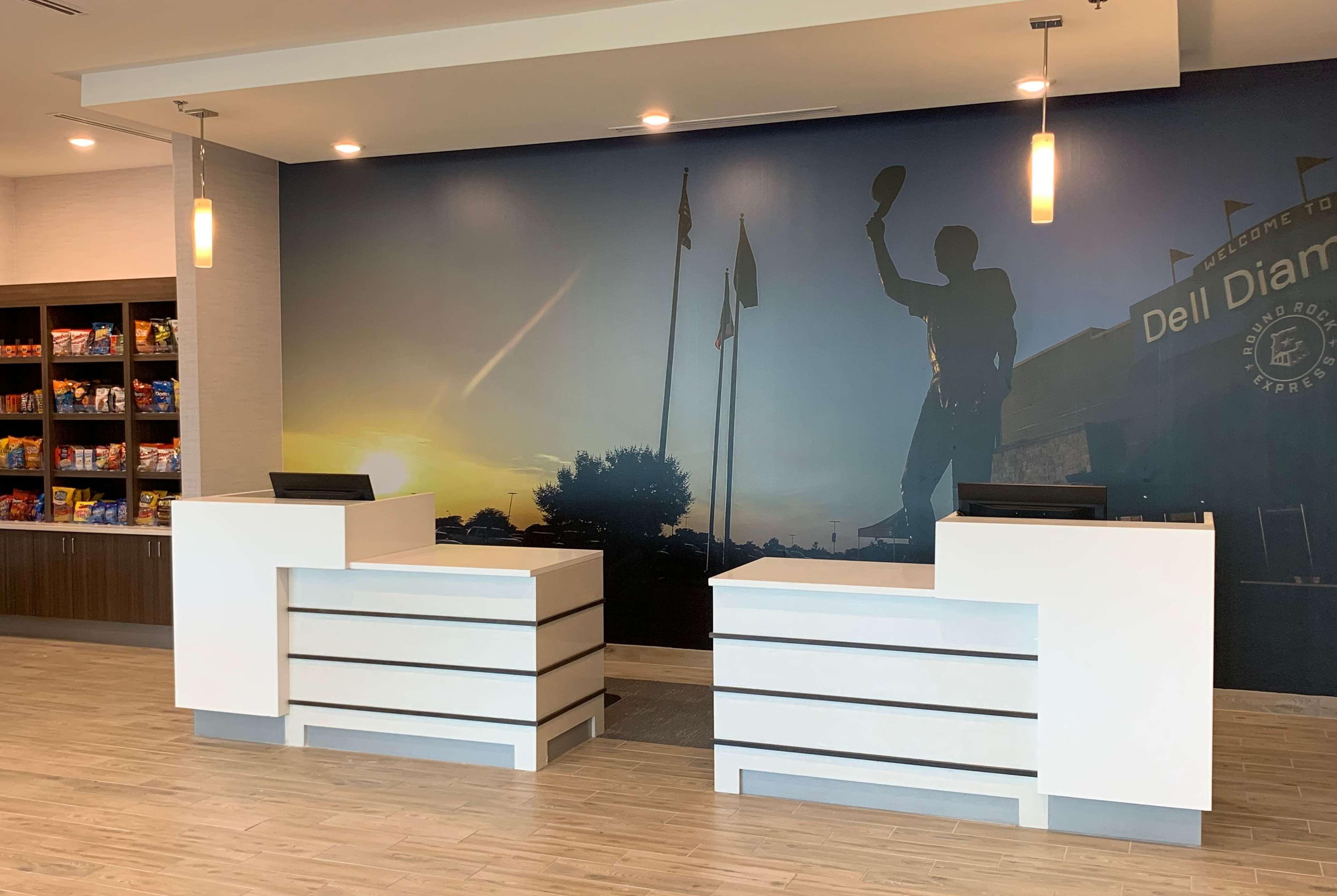 La Quinta Inn & Suites By Wyndham Round Rock Near Kalahari Экстерьер фото
