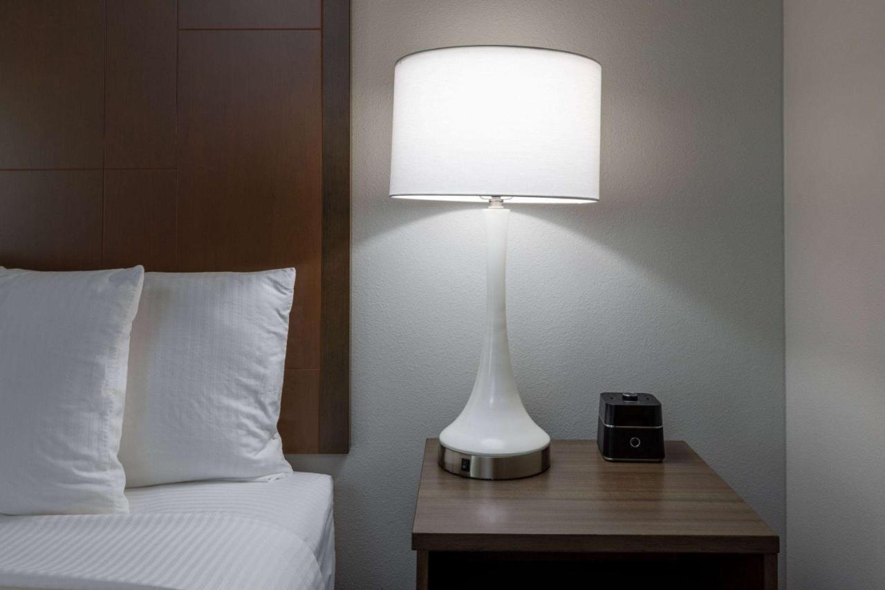La Quinta Inn & Suites By Wyndham Round Rock Near Kalahari Экстерьер фото