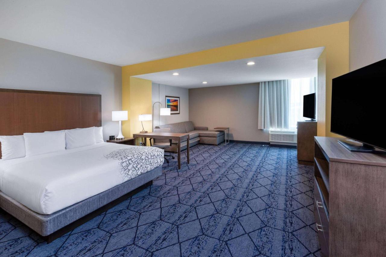 La Quinta Inn & Suites By Wyndham Round Rock Near Kalahari Экстерьер фото