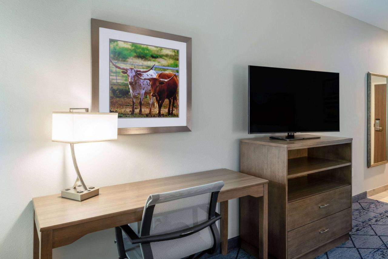 La Quinta Inn & Suites By Wyndham Round Rock Near Kalahari Экстерьер фото