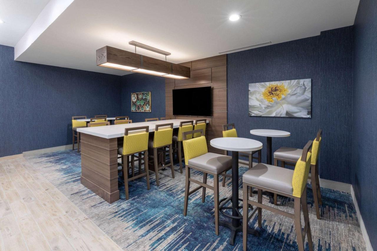 La Quinta Inn & Suites By Wyndham Round Rock Near Kalahari Экстерьер фото